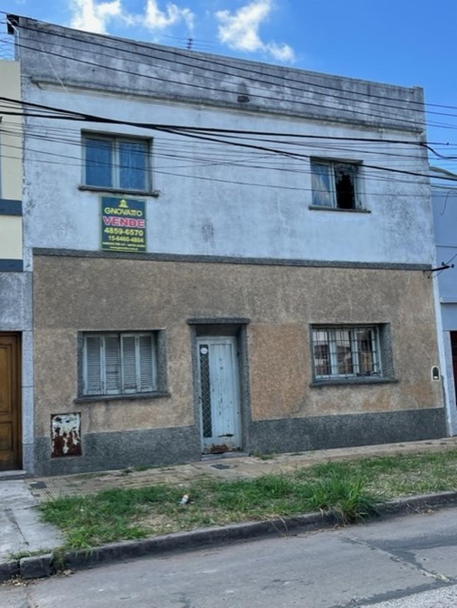 CASA AL FRENTE A REFACCIONAR