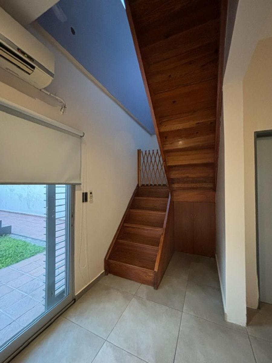 CASA MODERNA DE 4 AMBIENTES CON COCHERA, PATIO, QUINCHO Y PILETA — foto 9