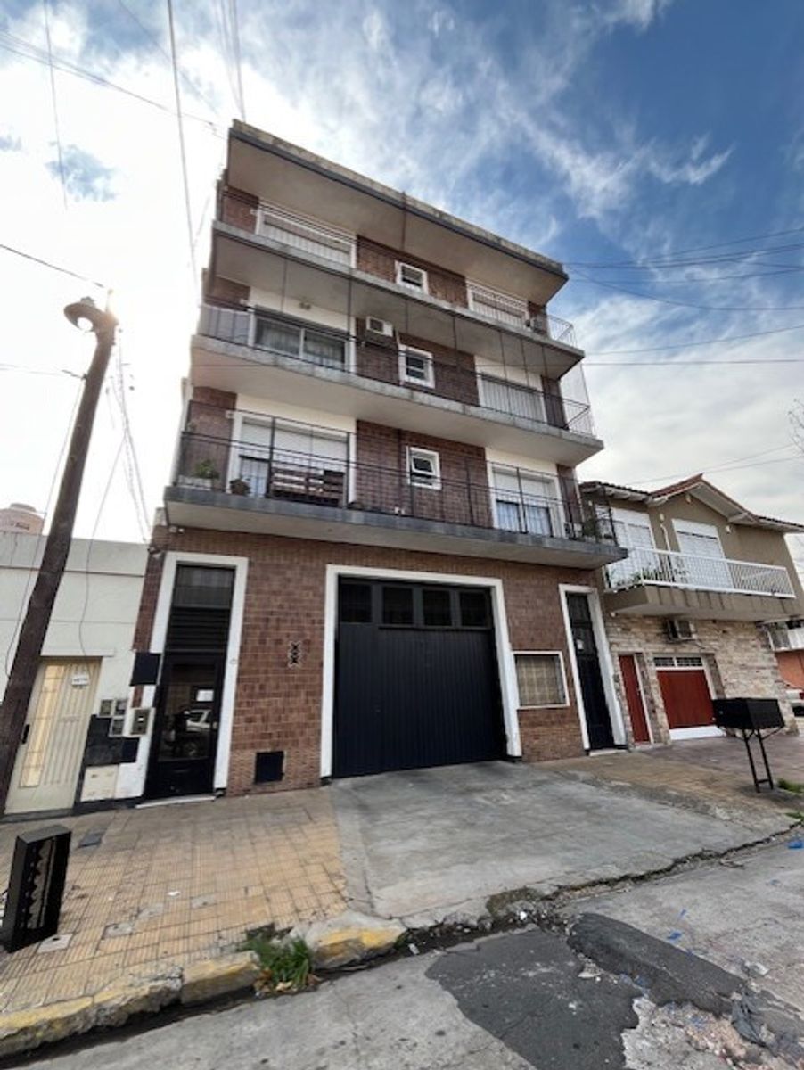DEPARTAMENTO 2 AMBIENTES - CASEROS