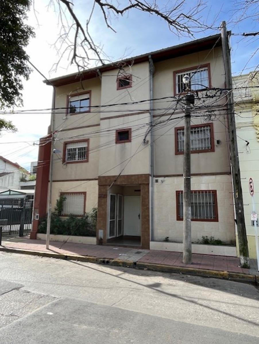 DUPLEX TRES AMBIENTES CON GALERIA CUBIERTA Y PATIO - SANTOS LUGARES