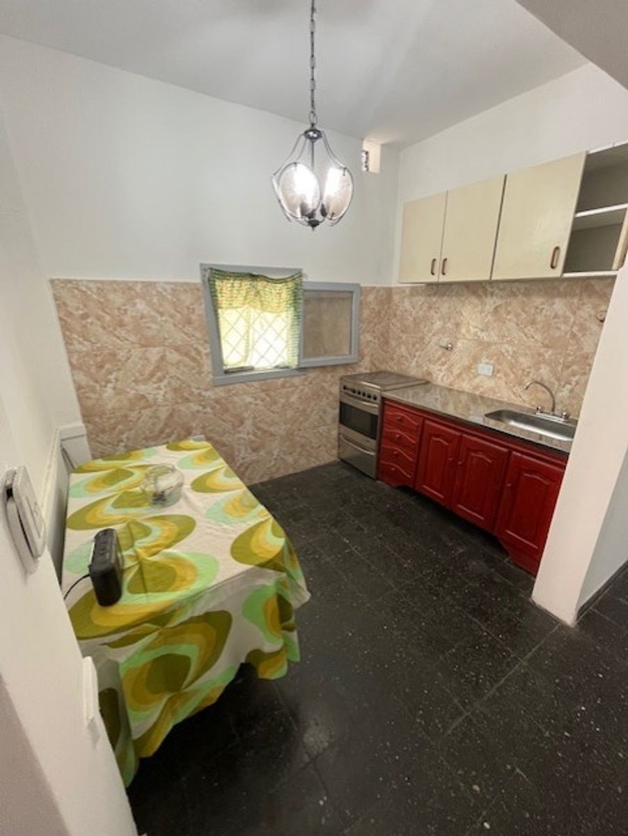CASA DE 3 AMBIENTES AL FRENTE CON GALERIA, PATIO Y TERRAZA - SANTOS LUGARES — foto 12