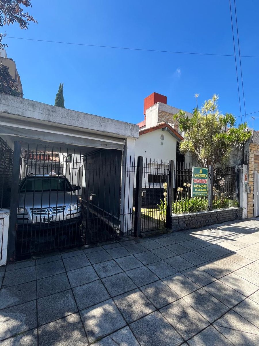 CASA DE 5 AMBIENTES CON JARDIN, COCHERA Y PATIO - SANTOS LUGARES — foto 2