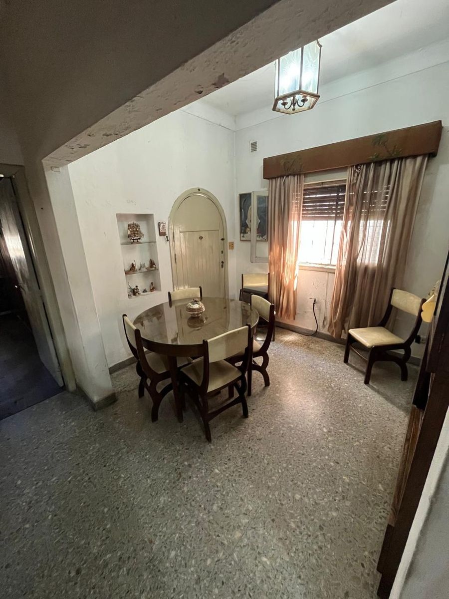 CASA DE 5 AMBIENTES CON JARDIN, COCHERA Y PATIO - SANTOS LUGARES — foto 5