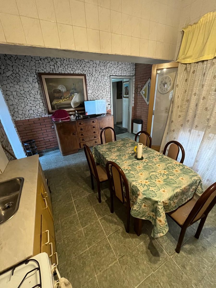 CASA DE 5 AMBIENTES CON JARDIN, COCHERA Y PATIO - SANTOS LUGARES — foto 11