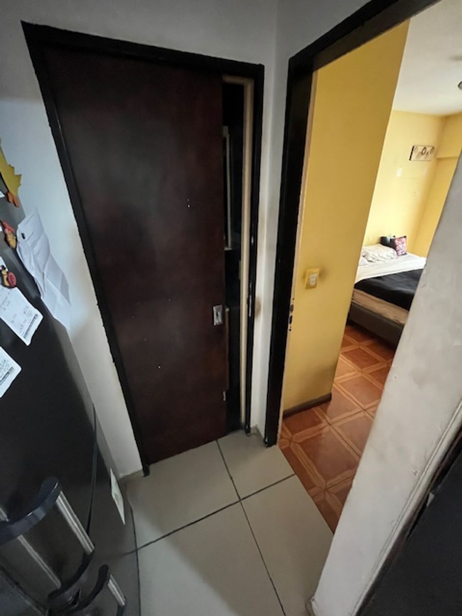 DEPARTAMENTO 2 AMBIENTES CON DOBLE BALCON EN 2DO PISO - SANTOS LUGARES — foto 7
