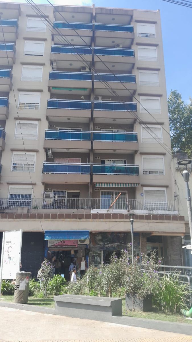 DEPARTAMENTO DE 2 AMBIENTES CON BALCON - APTO CREDITO - CASEROS - 1