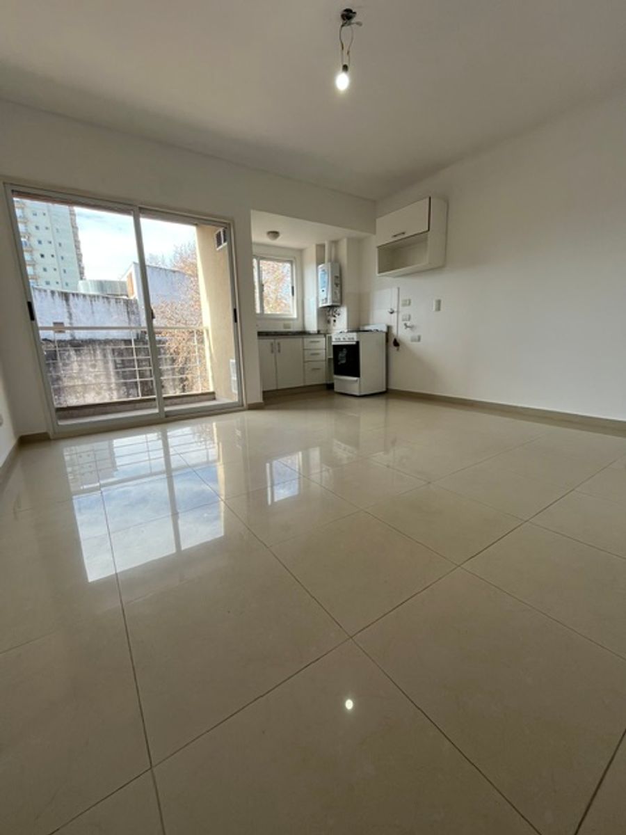 DEPARTAMENTO DE 2 AMBIENTES CON BALCON - APTO CREDITO - CASEROS - 2