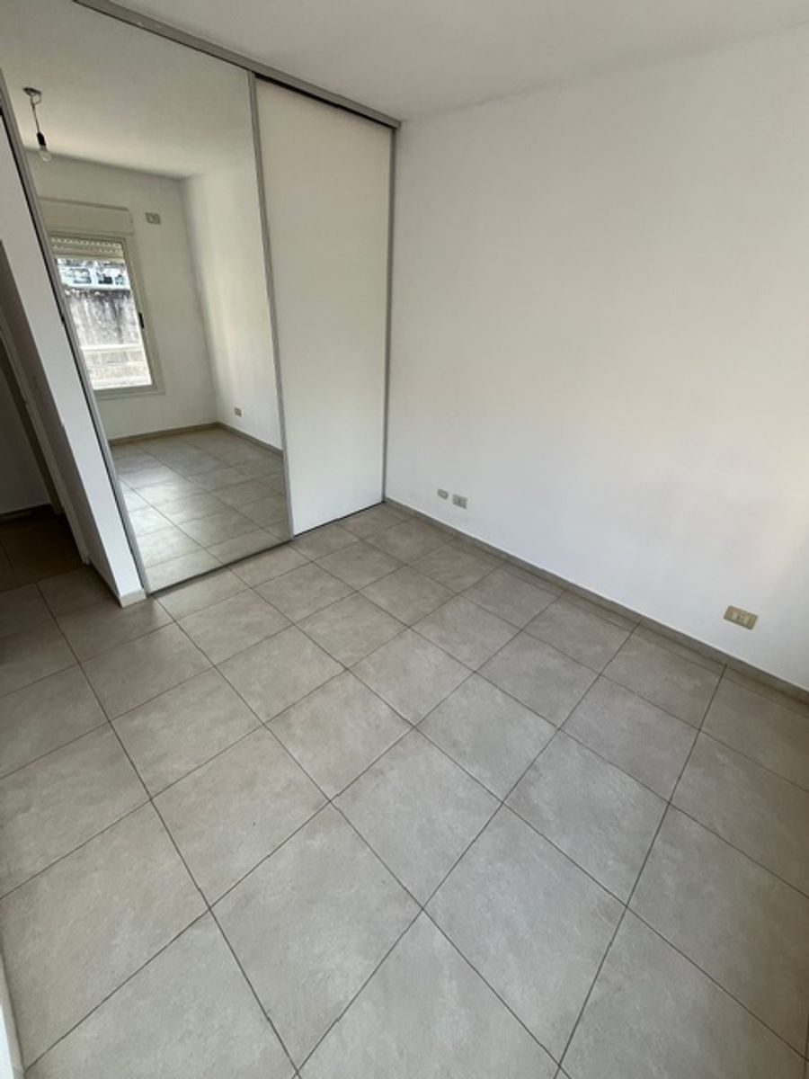 DEPARTAMENTO DE 2 AMBIENTES CON BALCON - APTO CREDITO - CASEROS - 15