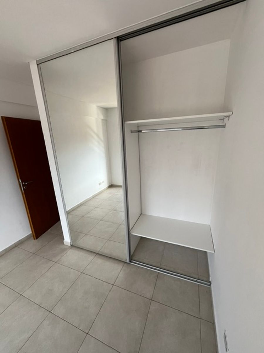 DEPARTAMENTO DE 2 AMBIENTES CON BALCON - APTO CREDITO - CASEROS - 18
