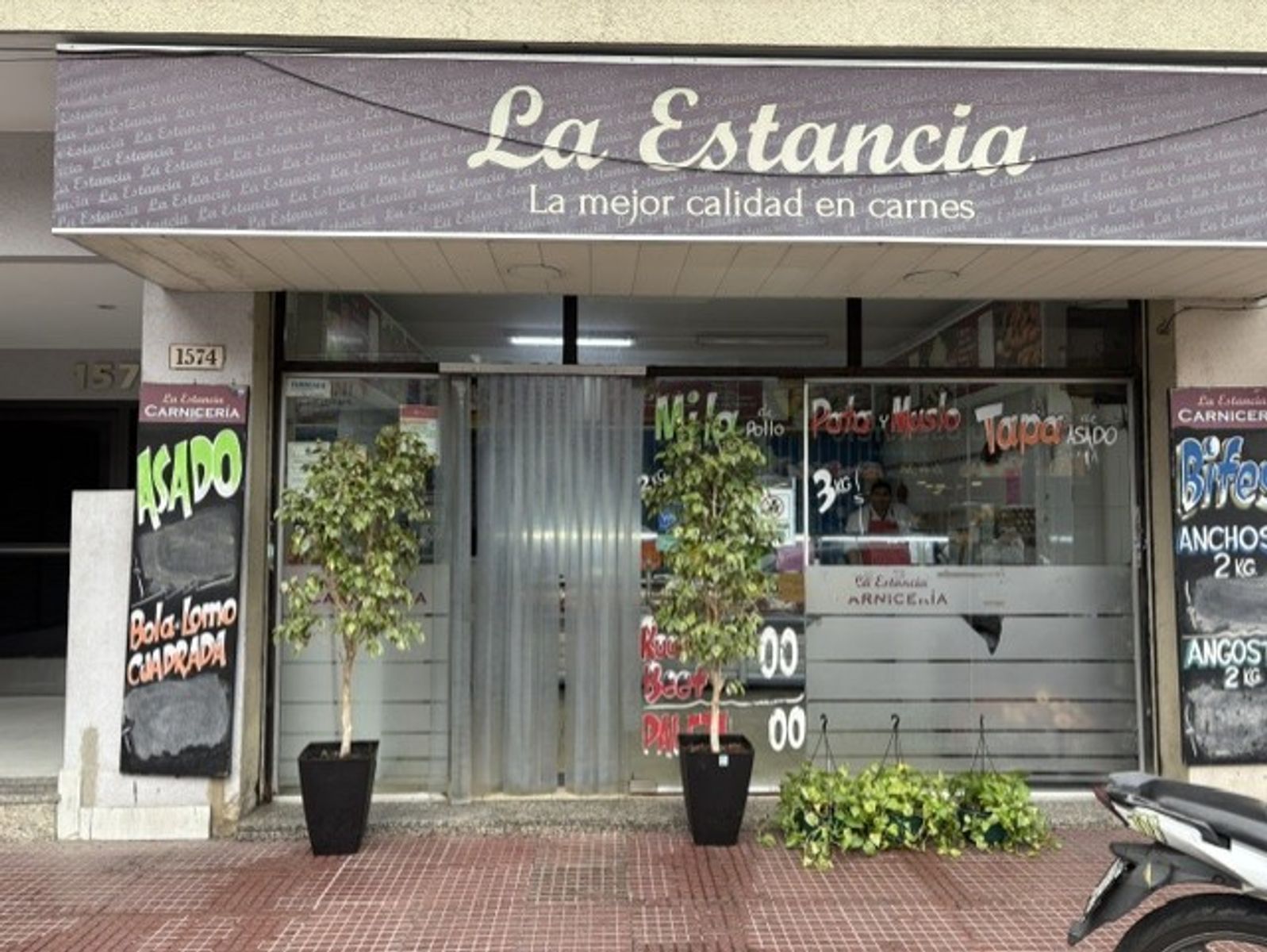 LOCAL COMERCIAL EN EXCELENTE UBICACION - 1