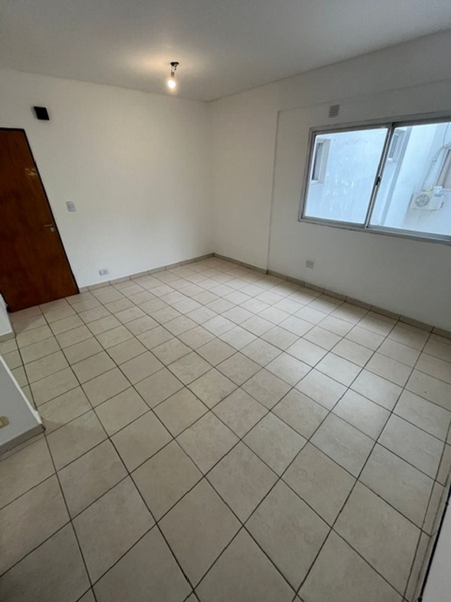 DEPARTAMENTO MONOAMBIENTE EN PRIMER PISO - SAENZ PEÑA - 4