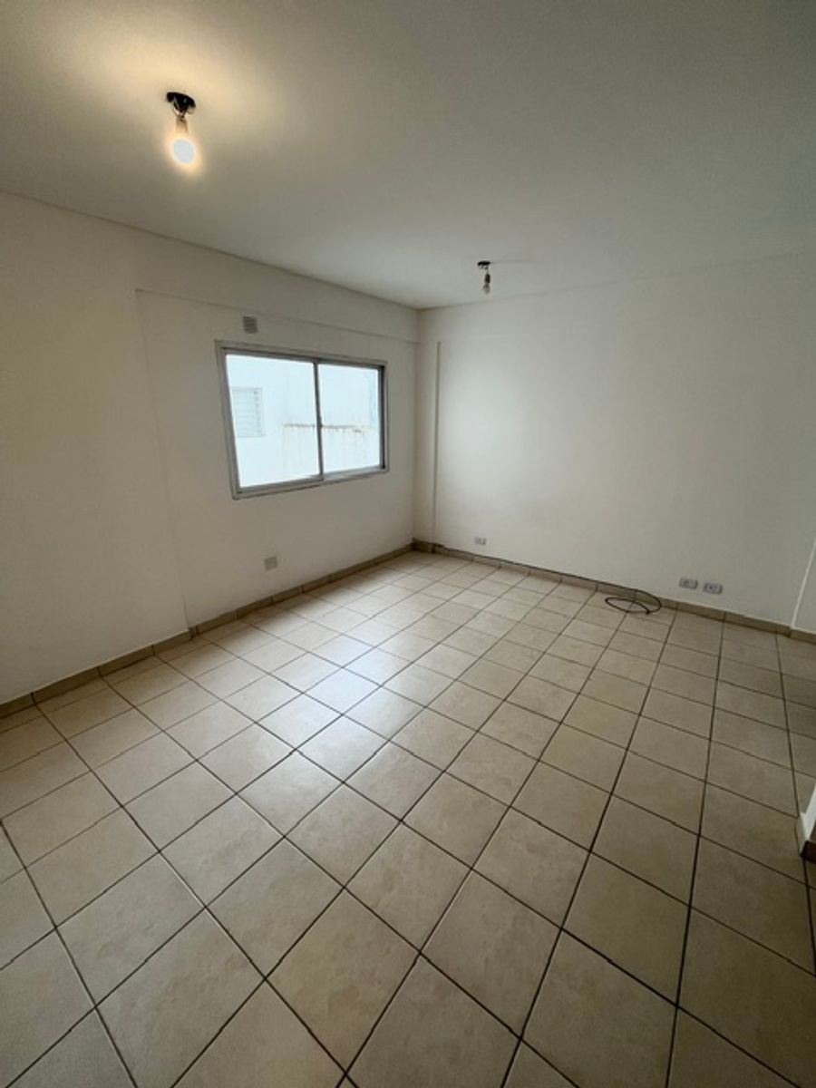 DEPARTAMENTO MONOAMBIENTE EN PRIMER PISO - SAENZ PEÑA - 5