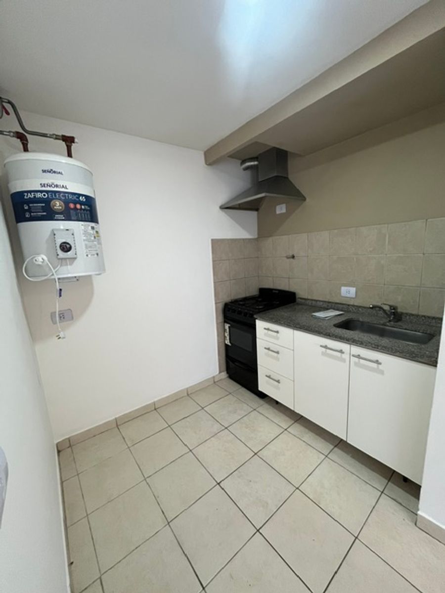 DEPARTAMENTO MONOAMBIENTE EN PRIMER PISO - SAENZ PEÑA - 6