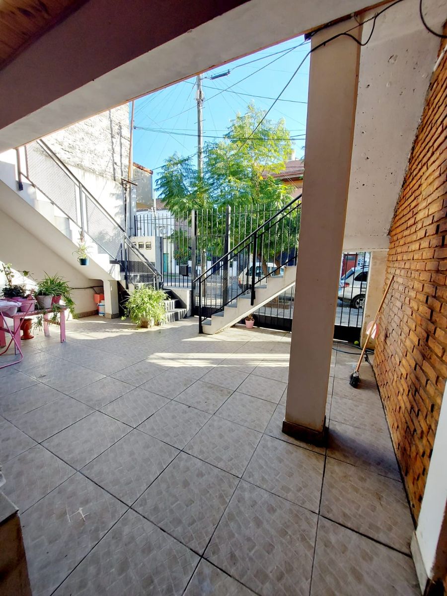 PH AL FRENTE 3 AMBIENTES CON COCHERA CUBIERTA Y PATIO C/ PARRILLA - JOSE INGENIEROS - 3