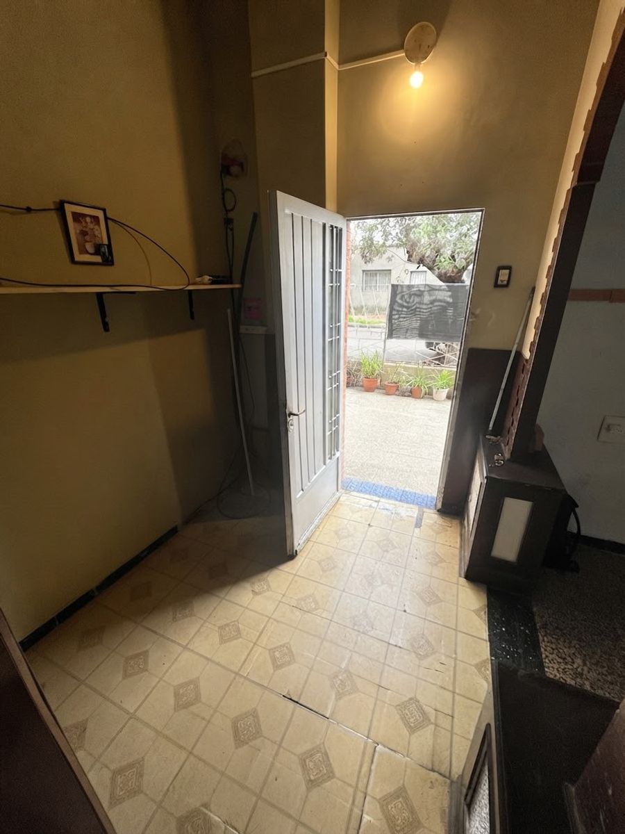 DEPARTAMENTO TIPO PH 2 AMBIENTES CON JARDIN AL FRENTE - SANTOS LUGARES - 6