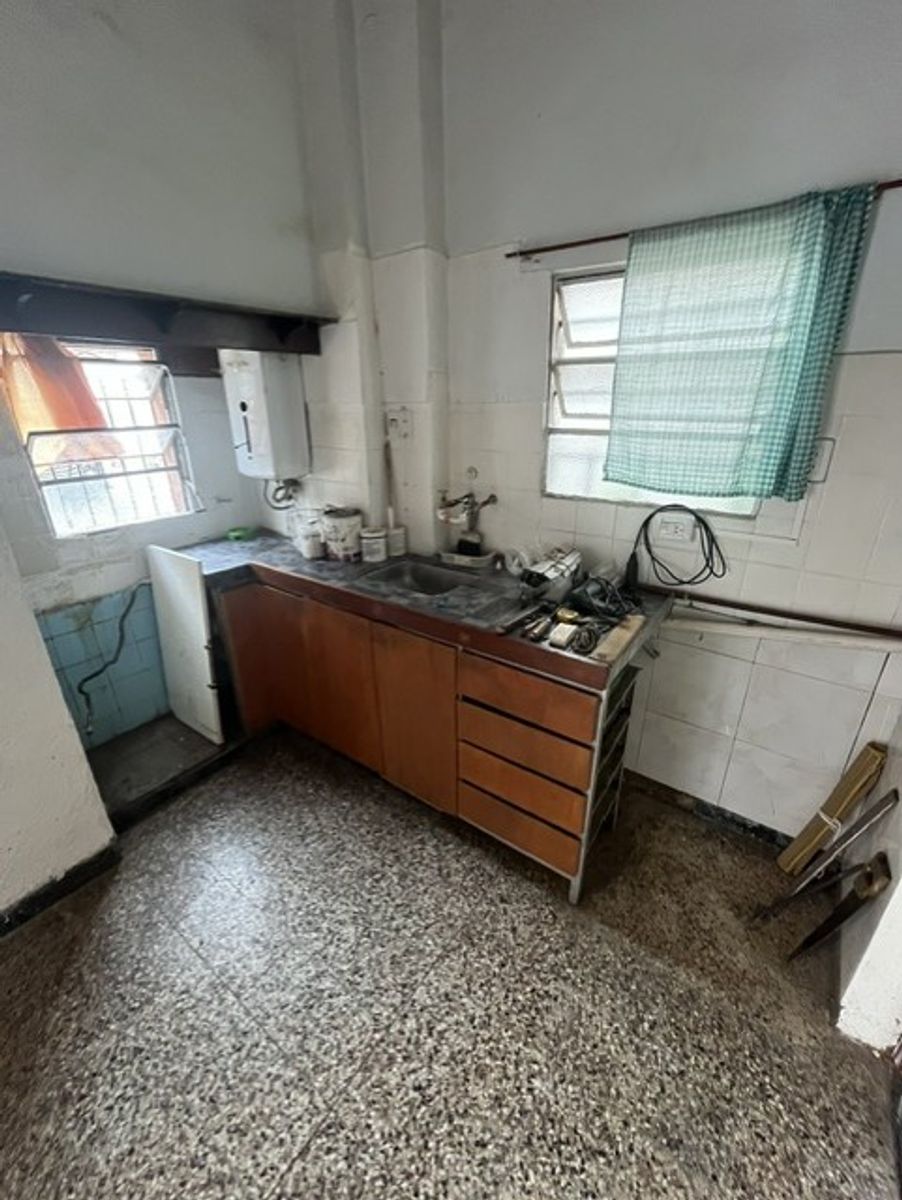 DEPARTAMENTO TIPO PH 2 AMBIENTES CON JARDIN AL FRENTE - SANTOS LUGARES - 9