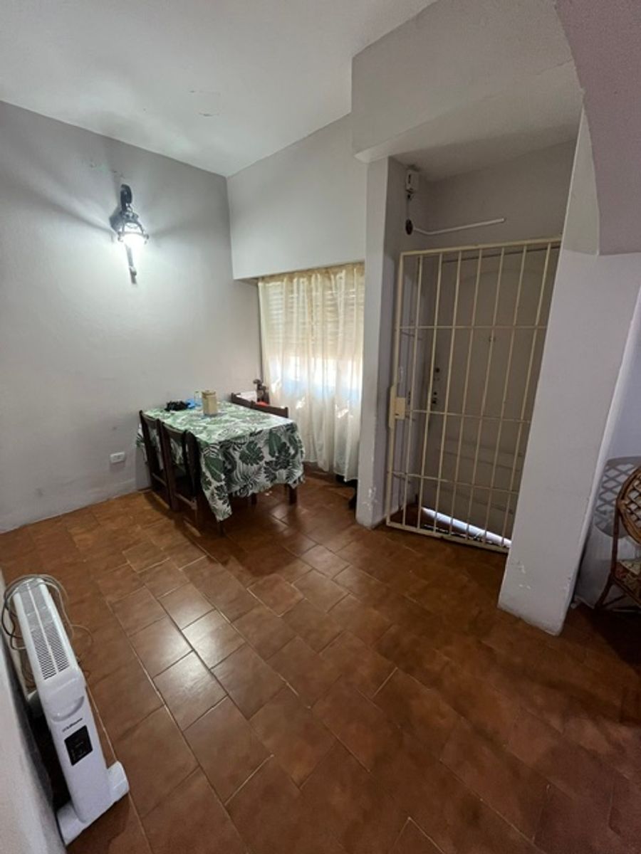 PH 3 AMBIENTES AL FRENTE CON PATIO CUBIERTO , y TERRAZA CON CUARTO - SANTOS LUGARES - 6