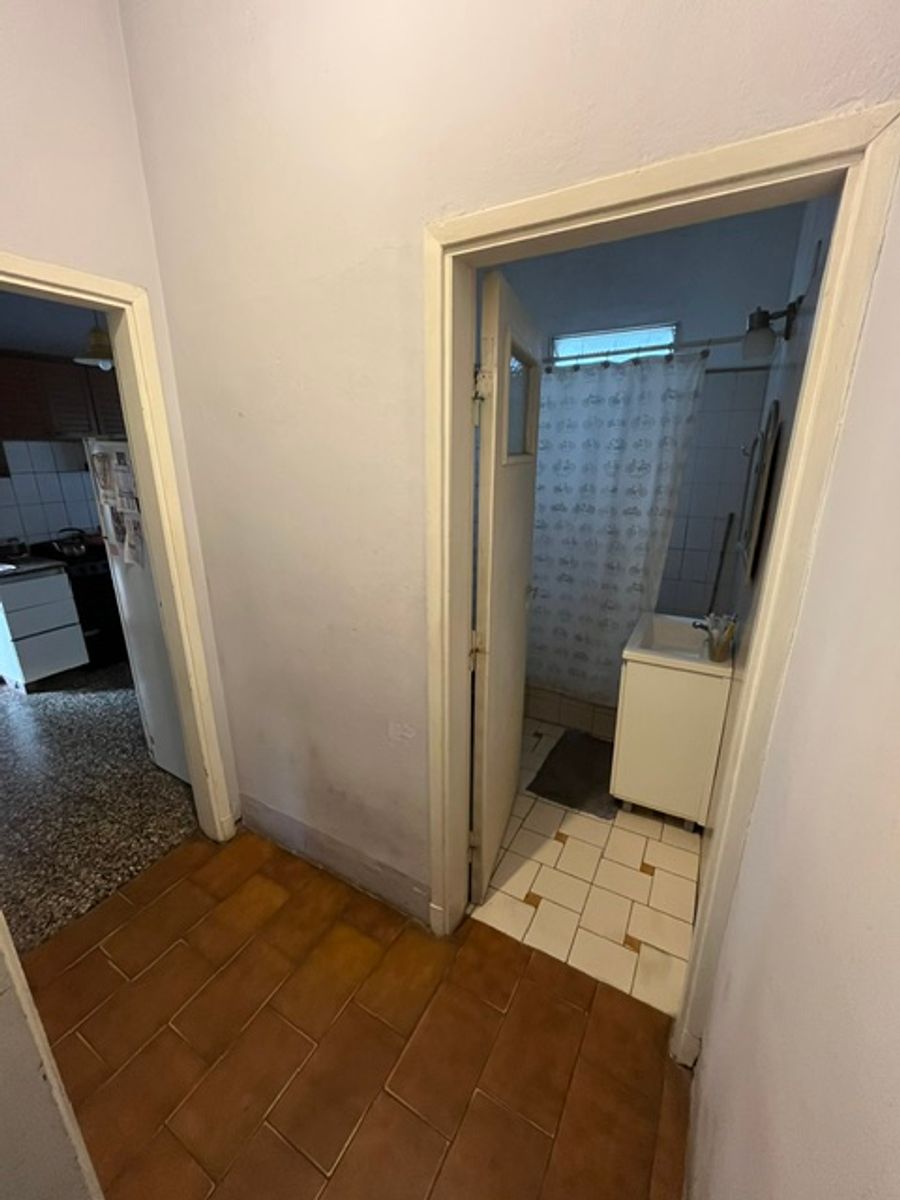 PH 3 AMBIENTES AL FRENTE CON PATIO CUBIERTO , y TERRAZA CON CUARTO - SANTOS LUGARES - 7