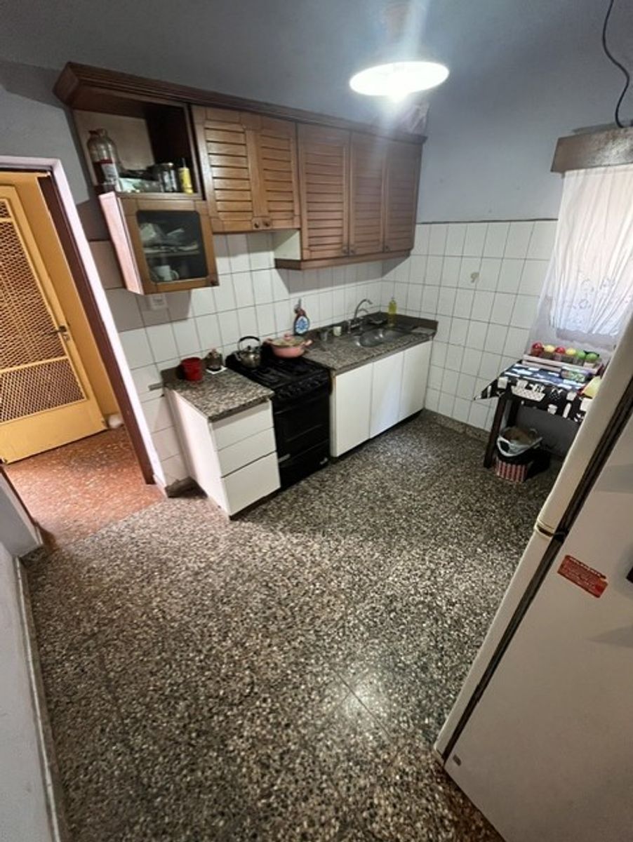 PH 3 AMBIENTES AL FRENTE CON PATIO CUBIERTO , y TERRAZA CON CUARTO - SANTOS LUGARES - 12