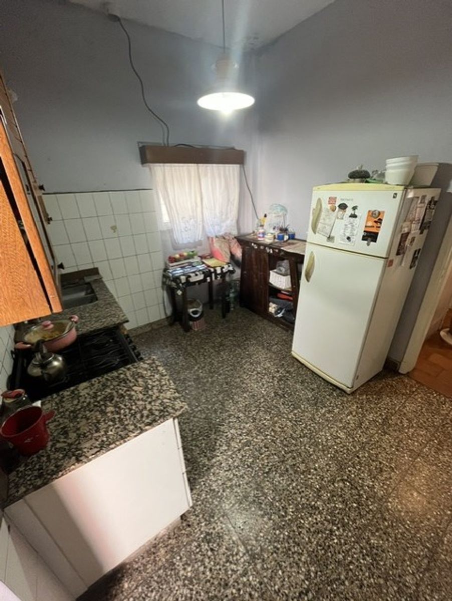 PH 3 AMBIENTES AL FRENTE CON PATIO CUBIERTO , y TERRAZA CON CUARTO - SANTOS LUGARES - 13