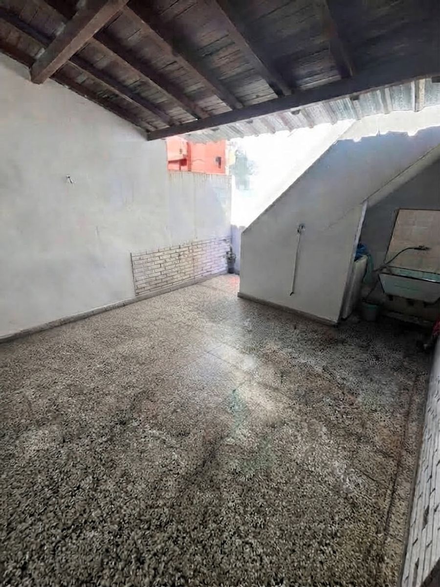 PH 3 AMBIENTES AL FRENTE CON PATIO CUBIERTO , y TERRAZA CON CUARTO - SANTOS LUGARES - 17