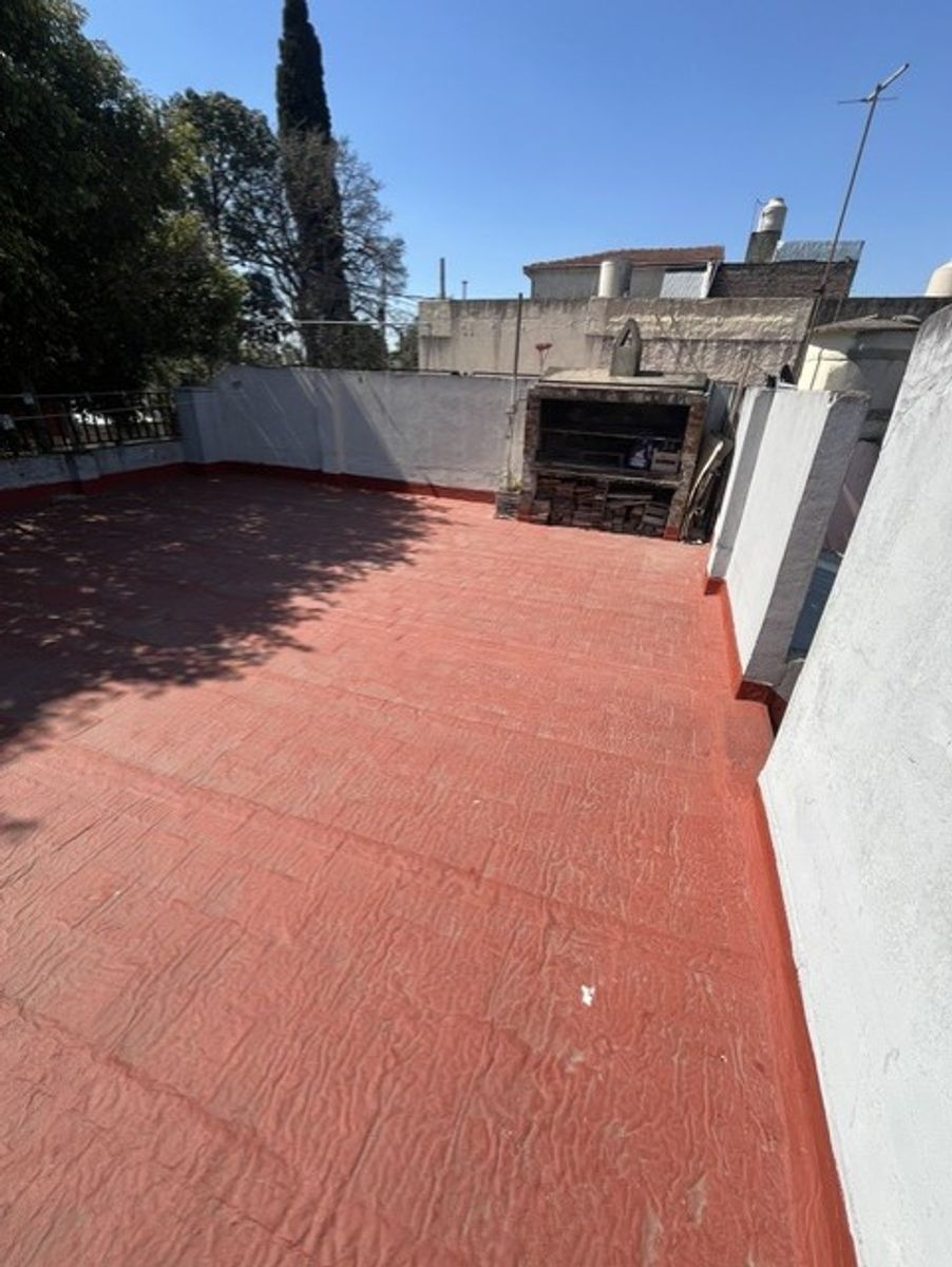 PH 3 AMBIENTES AL FRENTE CON PATIO CUBIERTO , y TERRAZA CON CUARTO - SANTOS LUGARES - 25