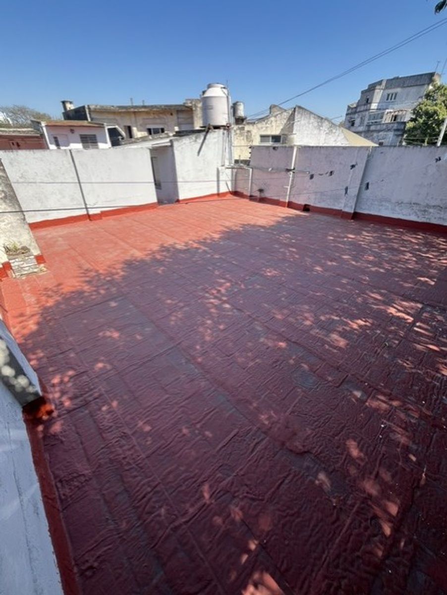 PH 3 AMBIENTES AL FRENTE CON PATIO CUBIERTO , y TERRAZA CON CUARTO - SANTOS LUGARES - 27