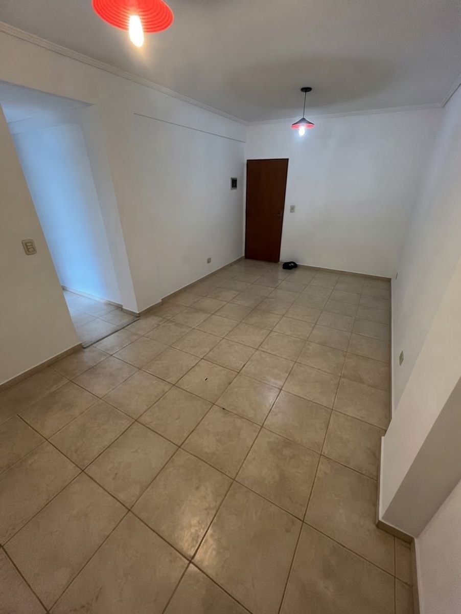 DEPARTAMENTO 2 AMBIENTES 4TO PISO CON BALCON - CENTRO SANTOS LUGARES