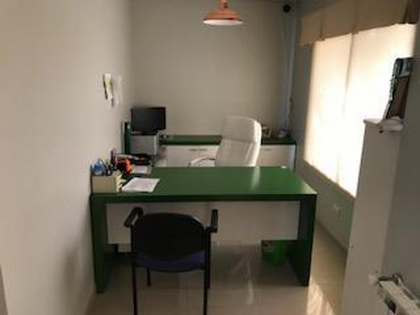 EXCELENTE PROPIEDAD EN ZONA EXCLUSIVA DE BANFIELD OESTE. — foto 12