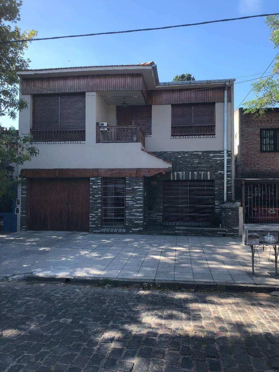 HERMOSA CASA EN BANFIELD. — foto 2