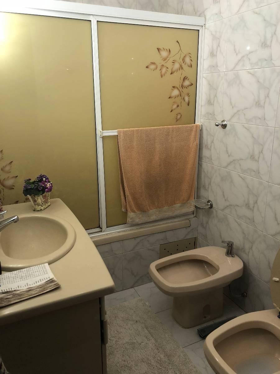 HERMOSA CASA EN BANFIELD. — foto 7