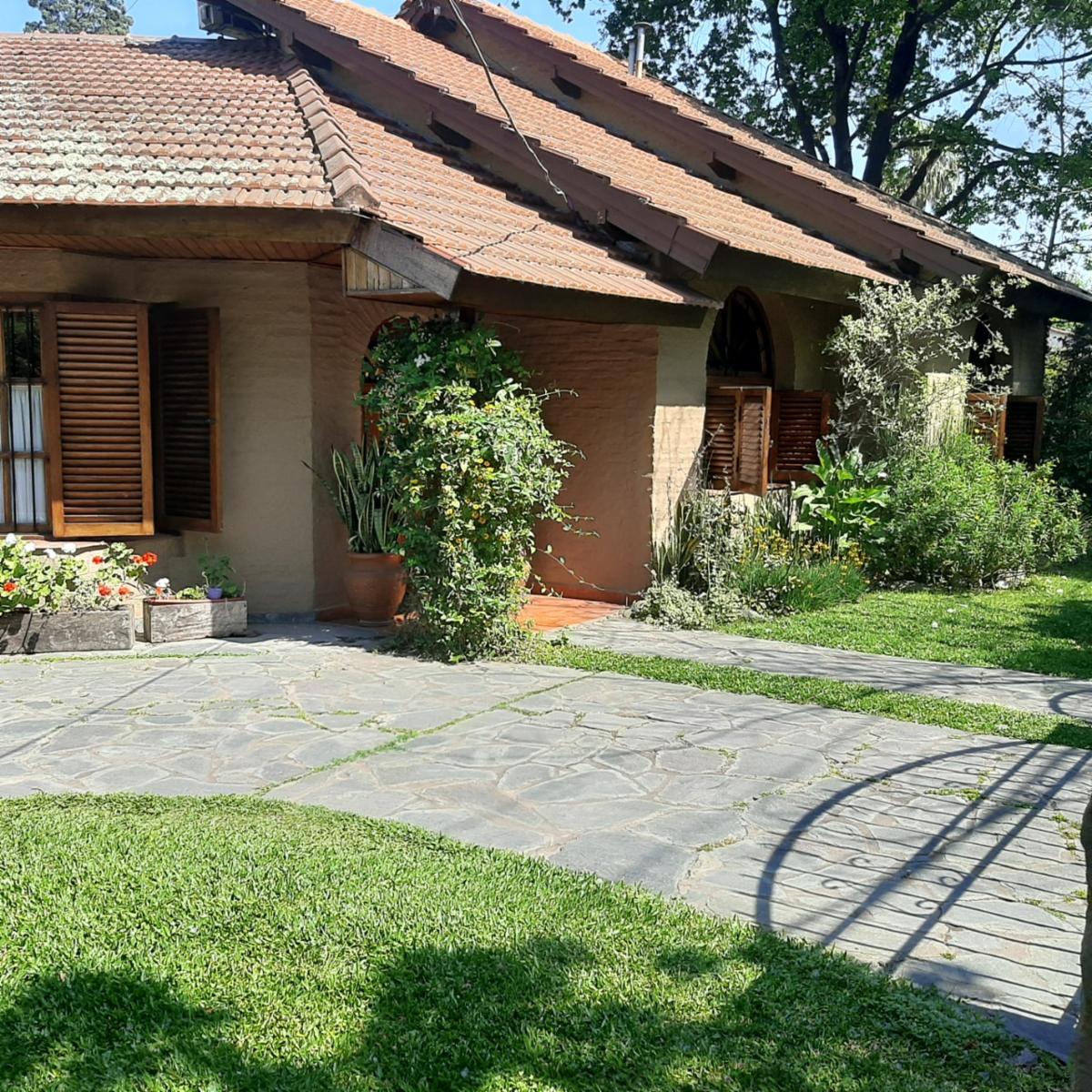 CASA DE 5 AMBIENTE CON PILETA — foto 2