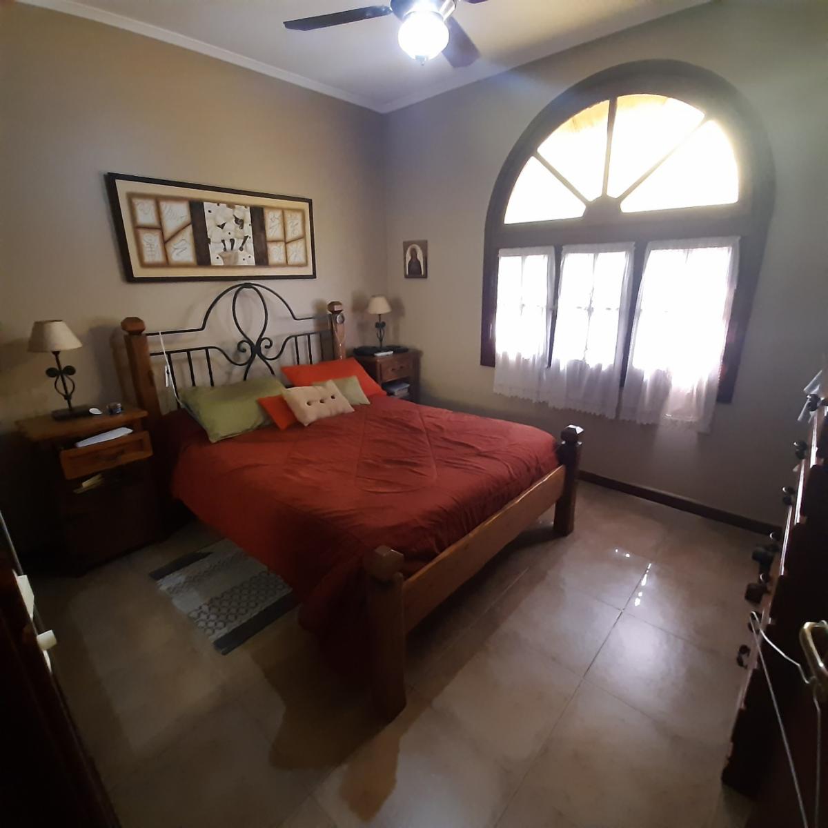 CASA DE 5 AMBIENTE CON PILETA — foto 10