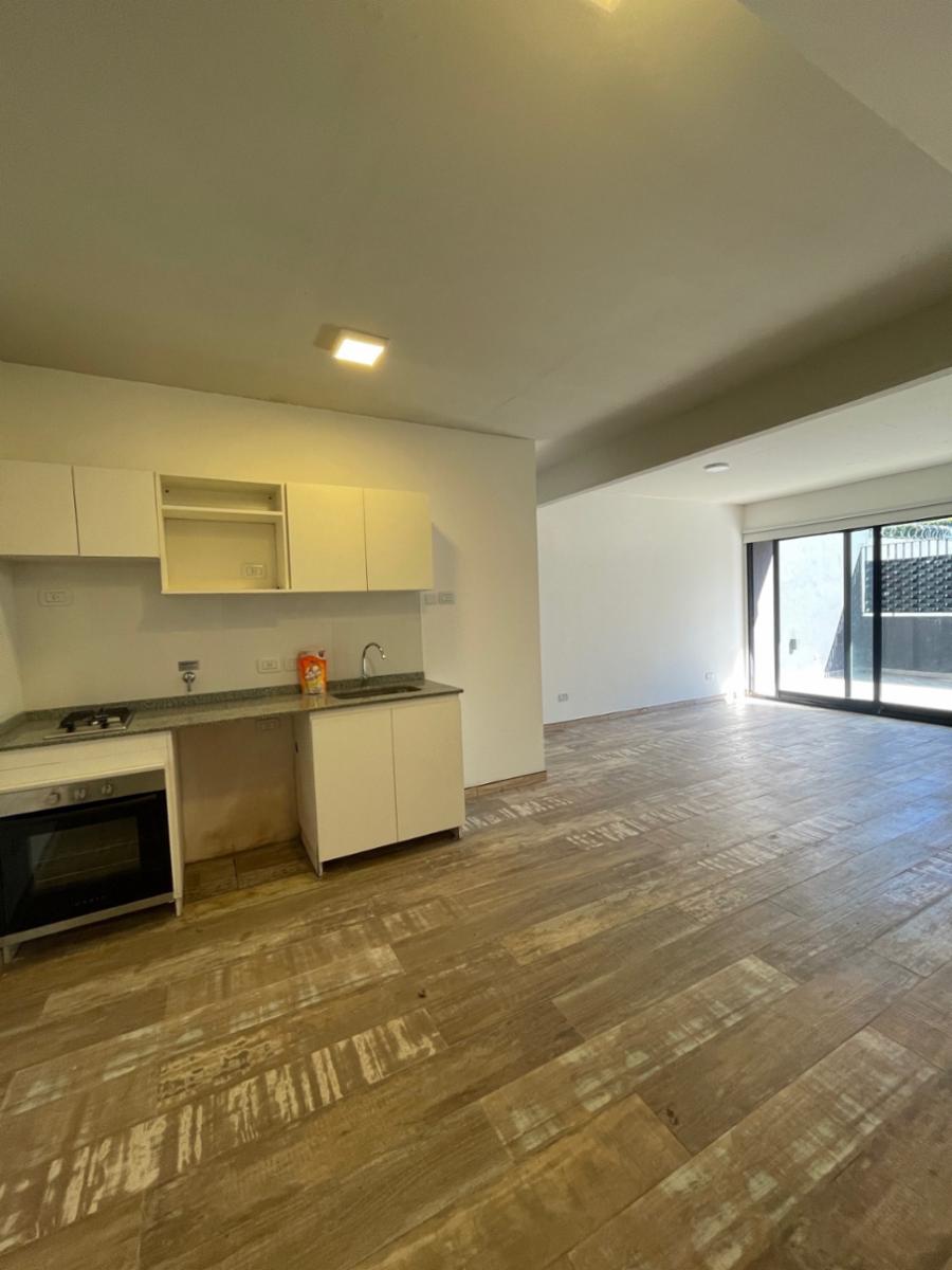 Venta de Monoambente con Patio y Cochera en Banfield. — foto 5