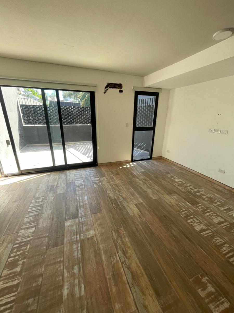 Venta de Monoambente con Patio y Cochera en Banfield. — foto 6