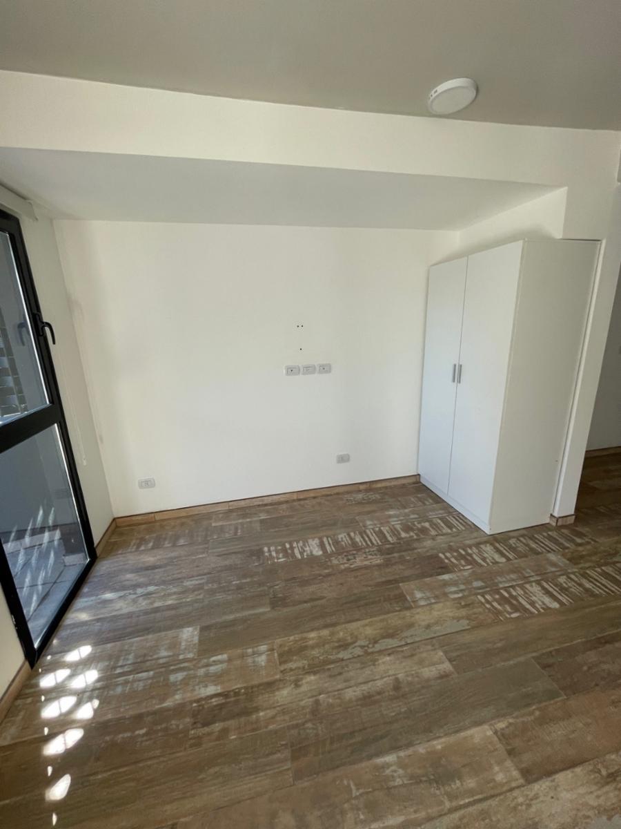 Venta de Monoambente con Patio y Cochera en Banfield. — foto 7