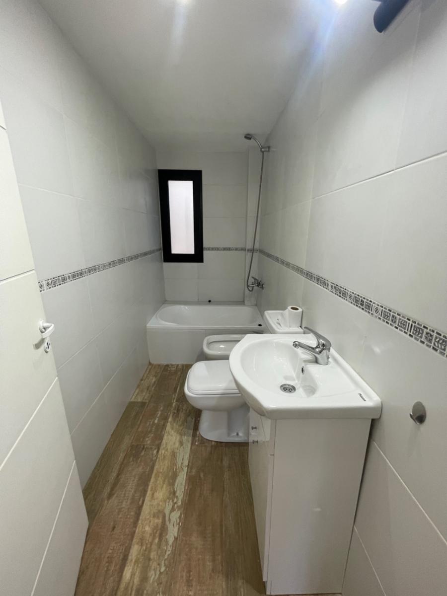 Venta de Monoambente con Patio y Cochera en Banfield. — foto 10
