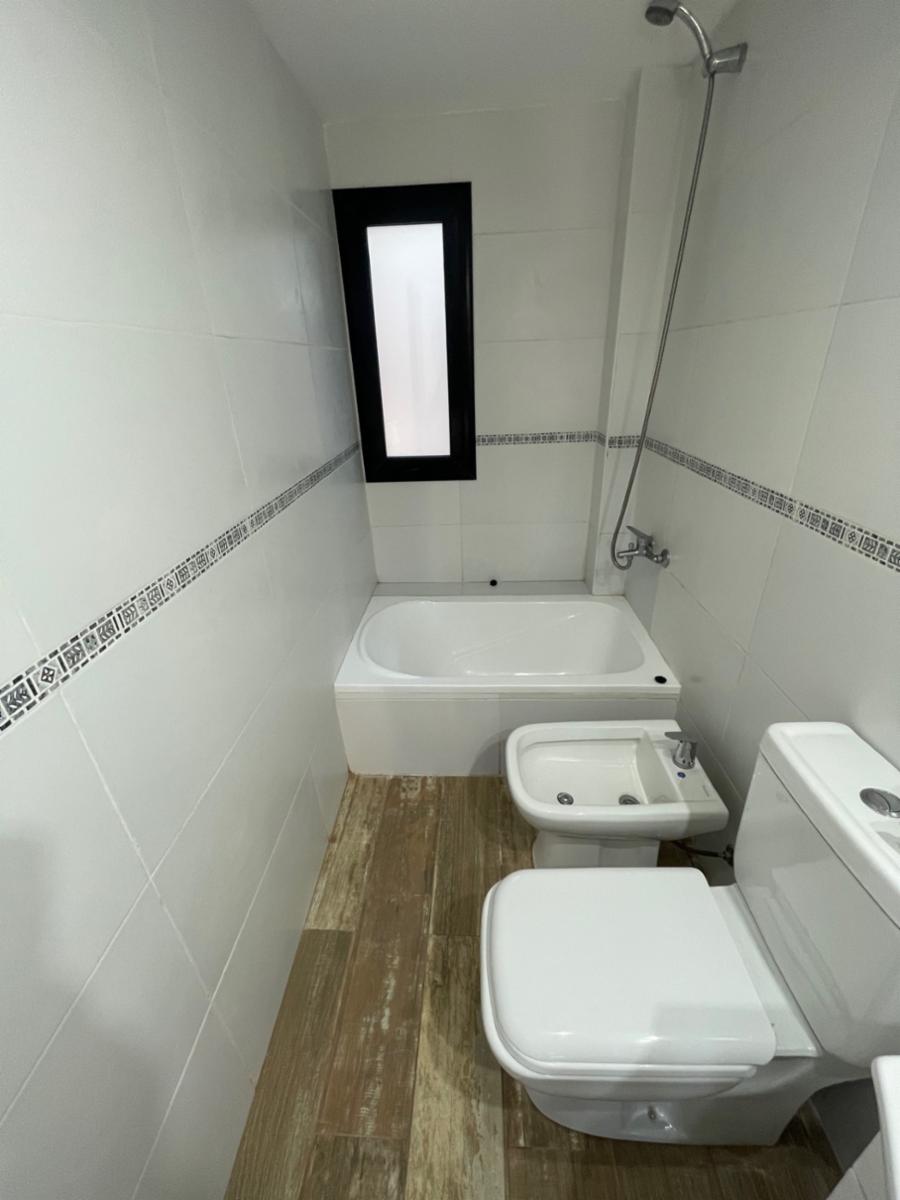 Venta de Monoambente con Patio y Cochera en Banfield. — foto 11