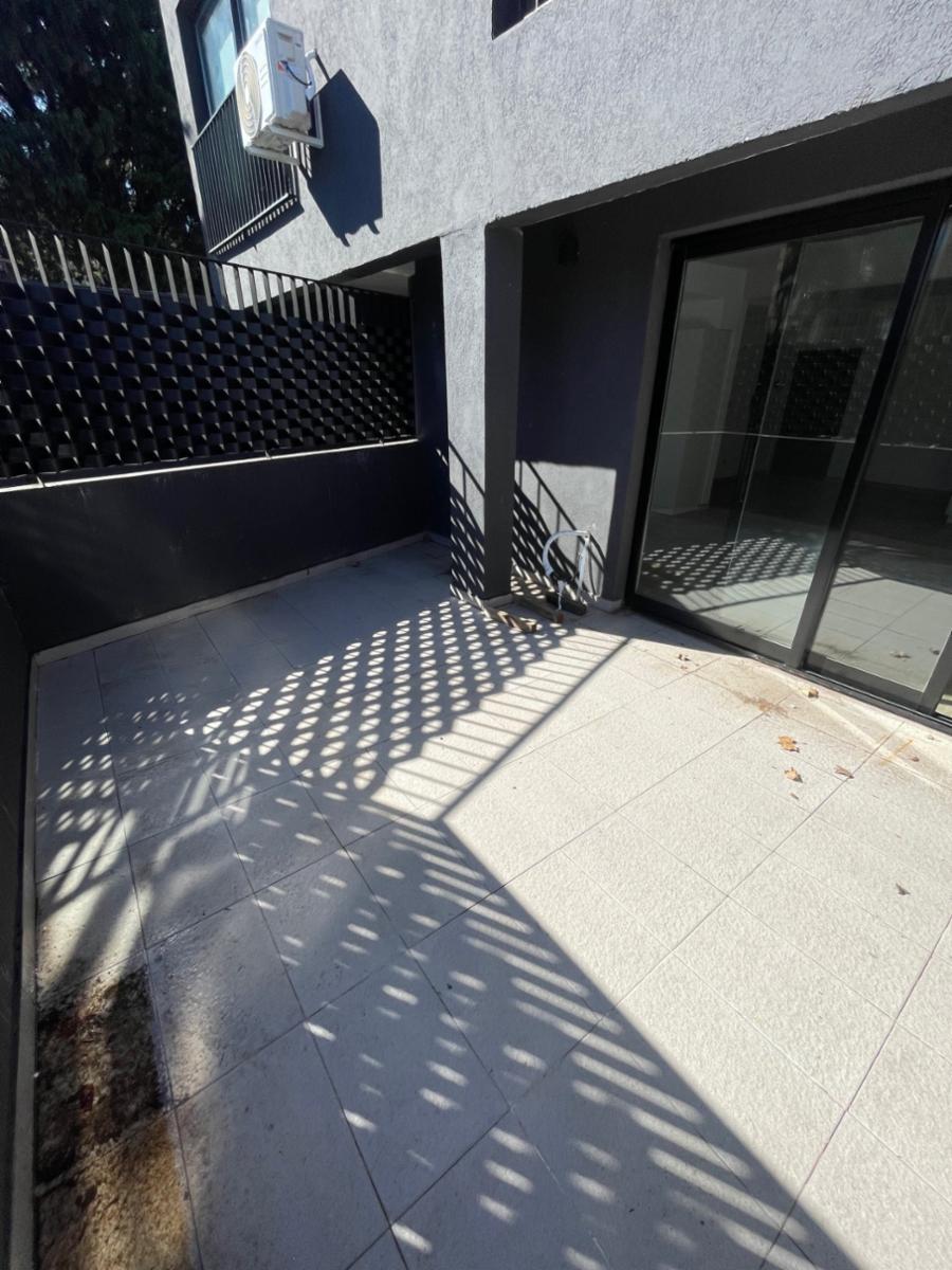 Venta de Monoambente con Patio y Cochera en Banfield. — foto 13