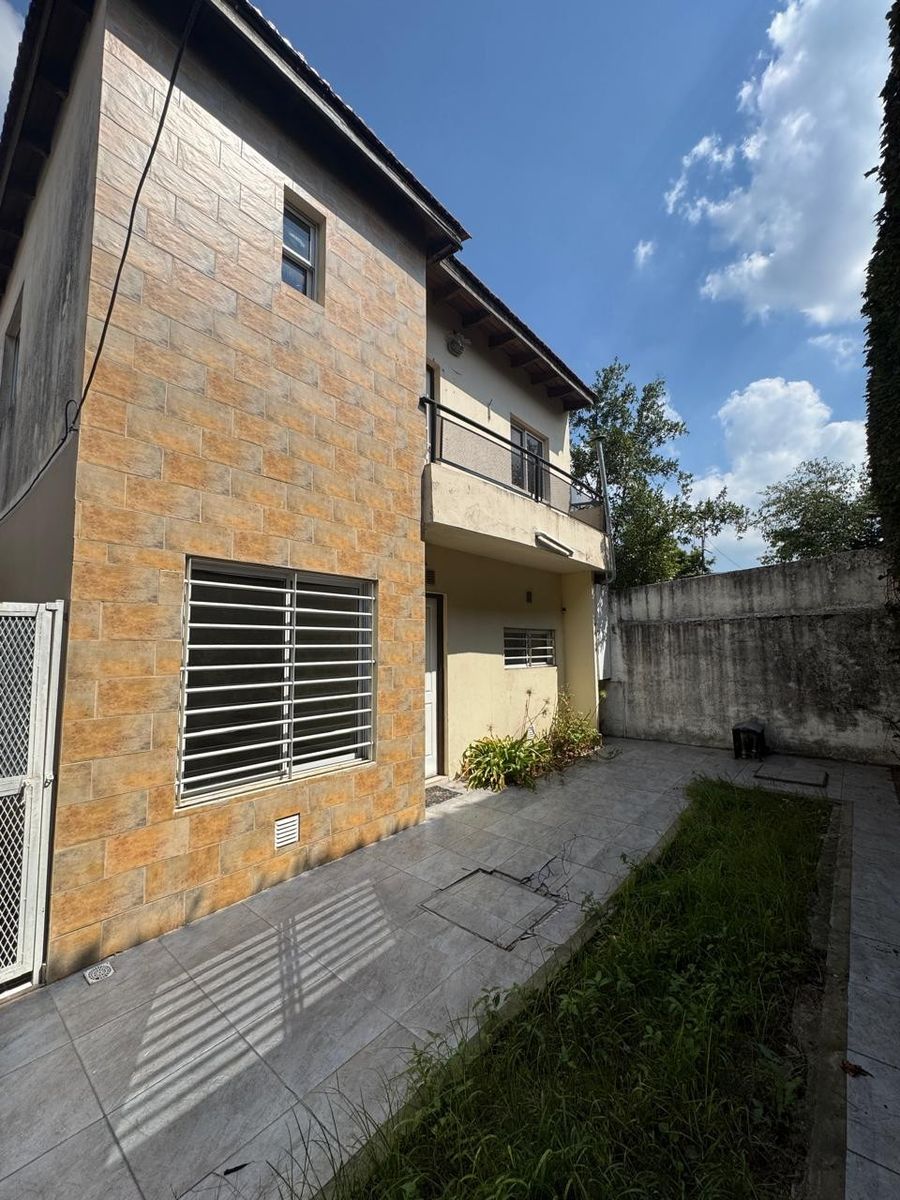 Venta Dúplex con Cochera en Lomas de Zamora