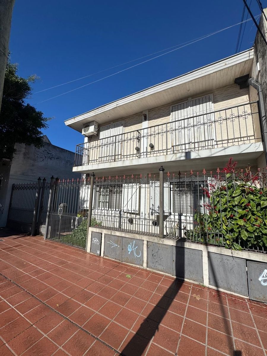 Departamento de 3 Ambientes con Cochera en Lomas de Zamora. — foto 2