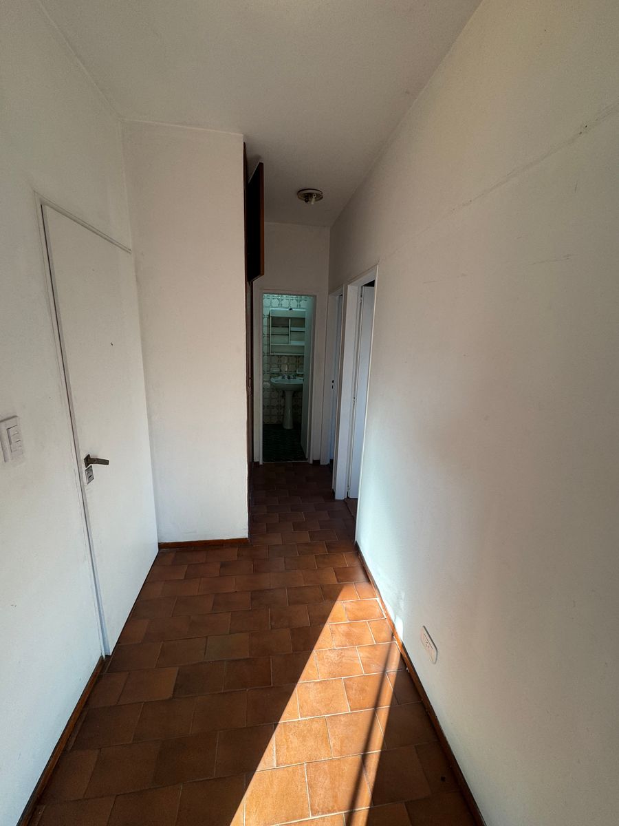 Departamento de 70 m² con 2 Dorm. en Alquiler en Remedios de Escalada. - 2