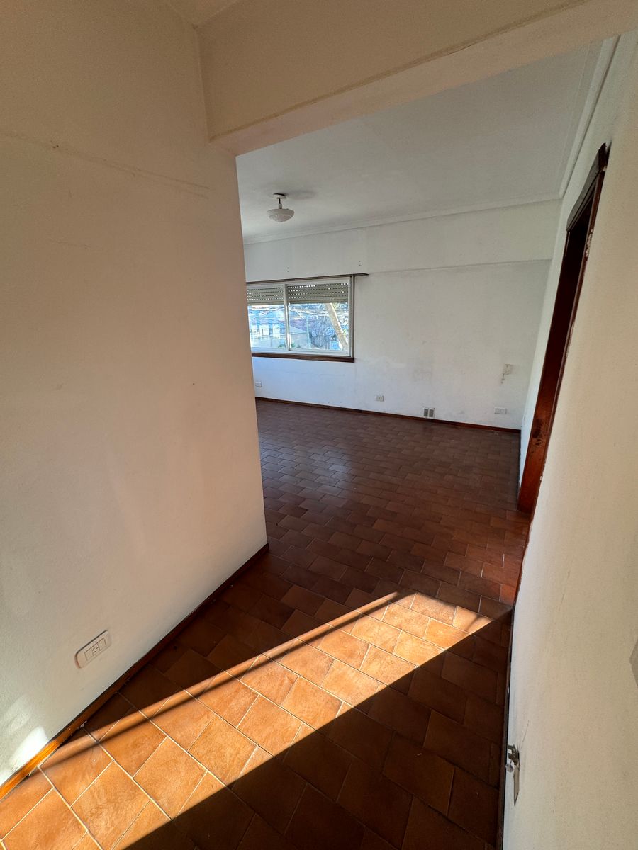 Departamento de 70 m² con 2 Dorm. en Alquiler en Remedios de Escalada. - 4
