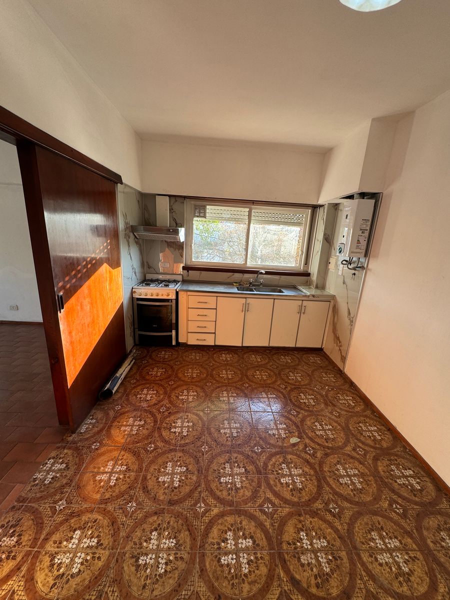 Departamento de 70 m² con 2 Dorm. en Alquiler en Remedios de Escalada. - 6