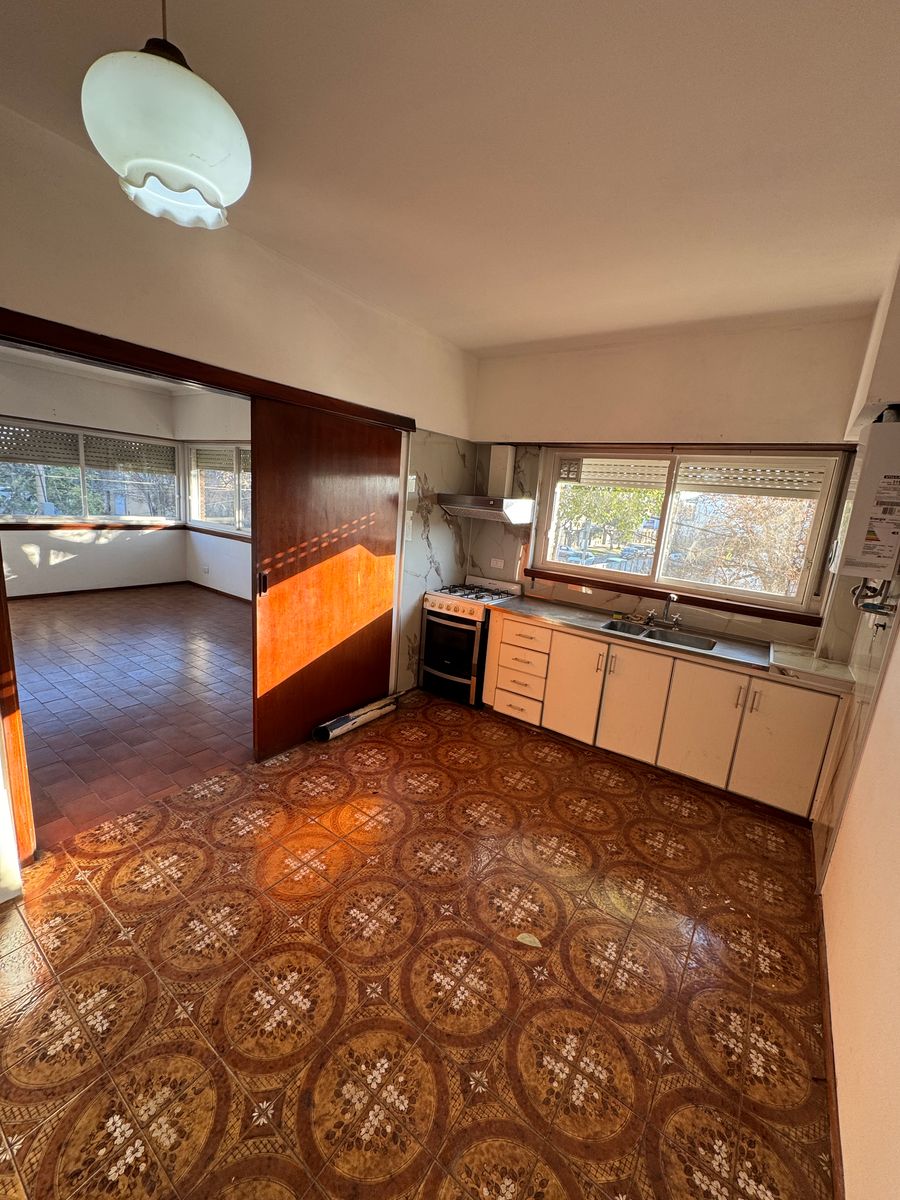 Departamento de 70 m² con 2 Dorm. en Alquiler en Remedios de Escalada. - 10