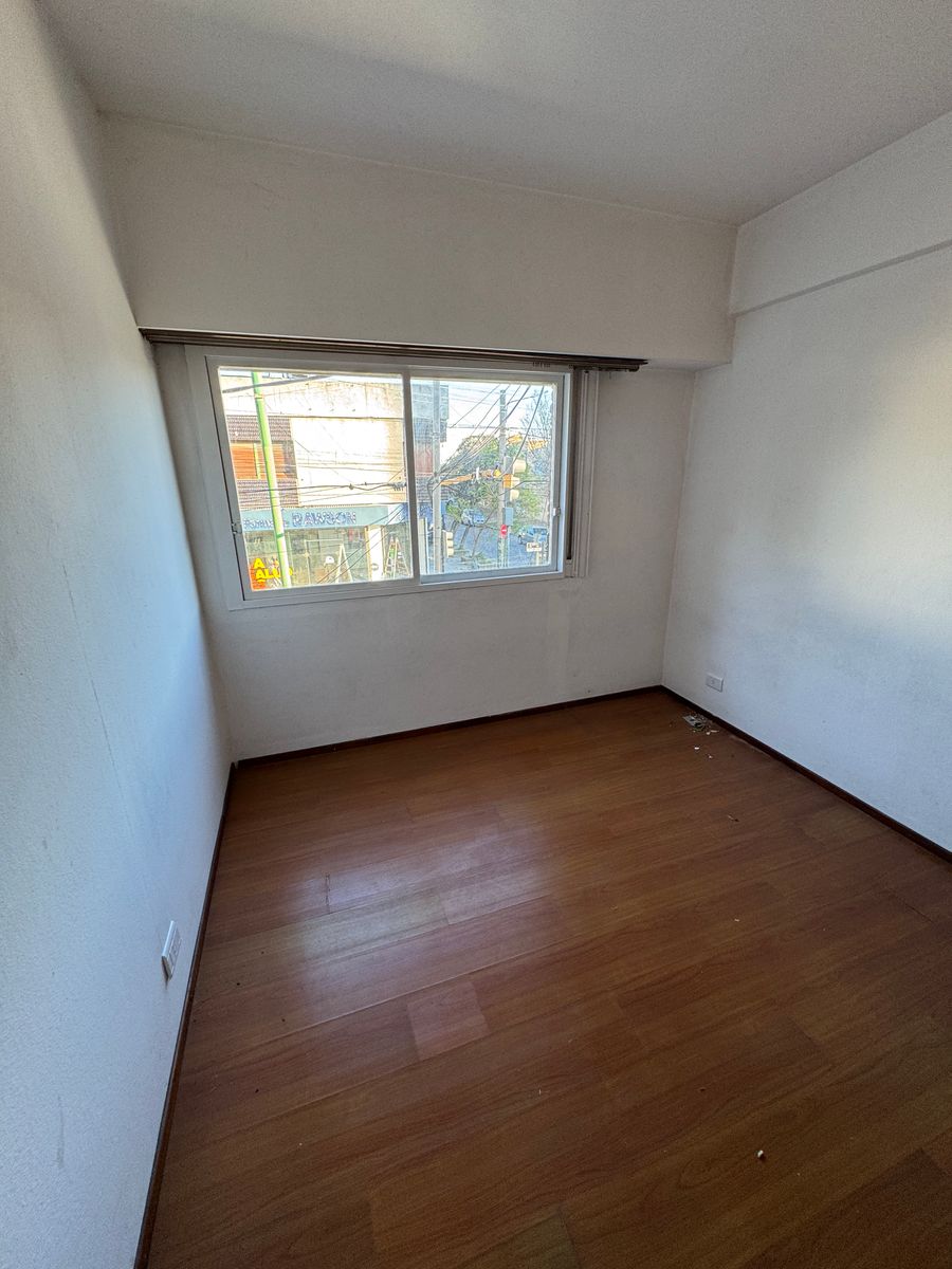 Departamento de 70 m² con 2 Dorm. en Alquiler en Remedios de Escalada. - 12