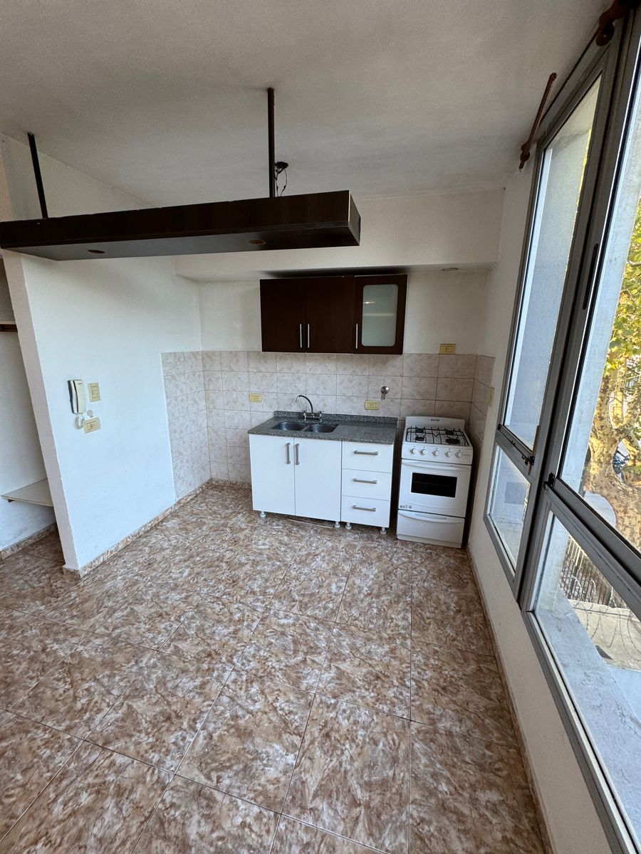 Alquiler de Monoambiente en Lomas de Zamora. - 9