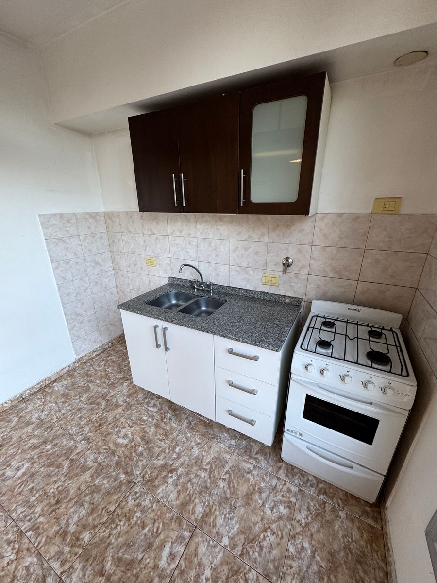 Alquiler de Monoambiente en Lomas de Zamora. - 11