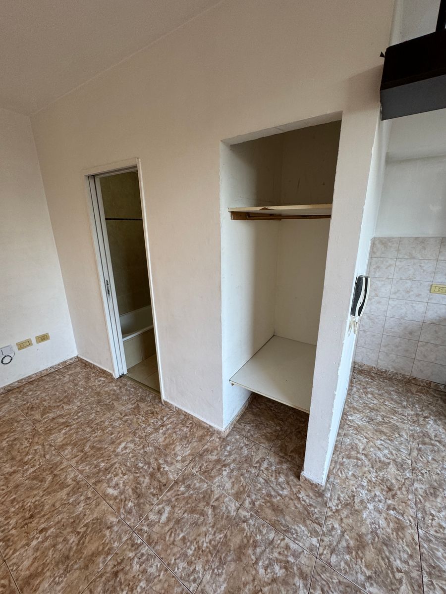 Alquiler de Monoambiente en Lomas de Zamora. - 12