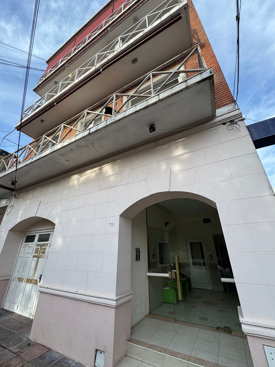 Venta Departamento Monoambiente en Lomas de Zamora.
